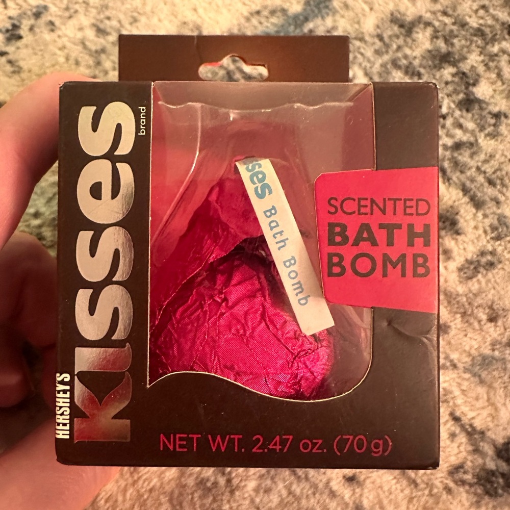 Hershey’s Kisses Raspberry Creme Kiss Wrapped Bath Bomb Valentine’s Day NWT